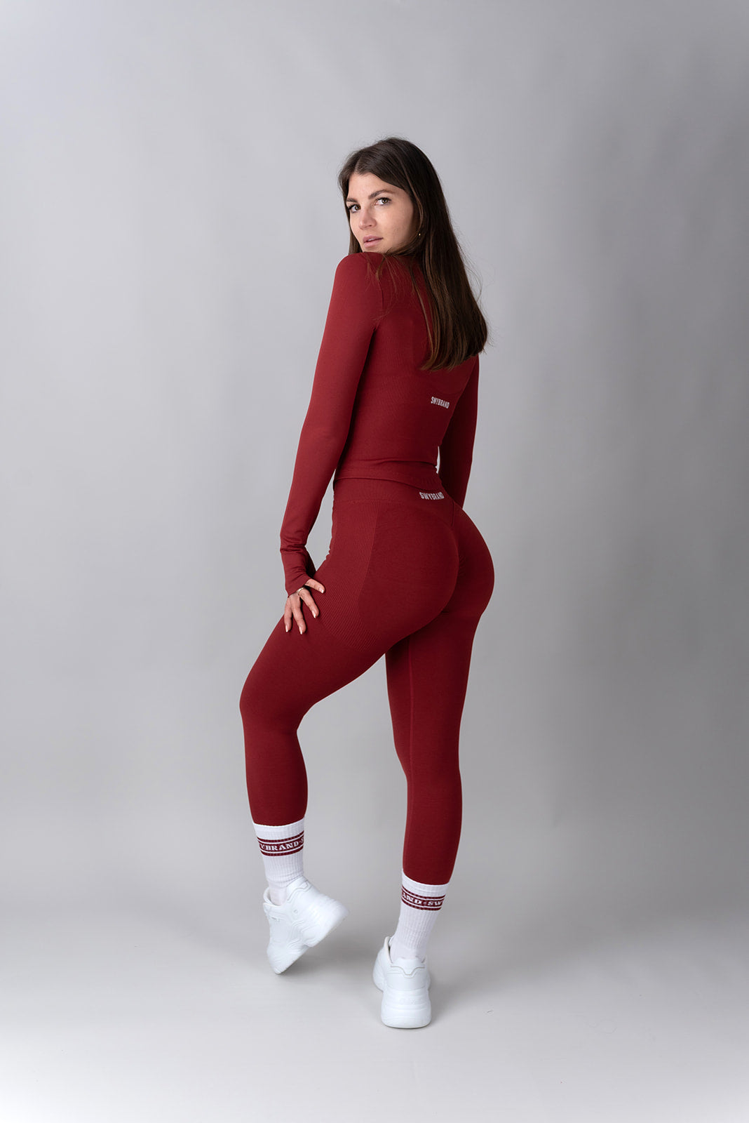 Swy Brand Statement komplet v rdeči barvi, pogled od zadaj