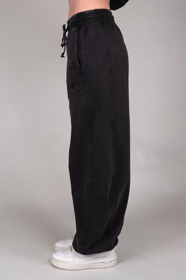 Washed Black Balloon pants side view